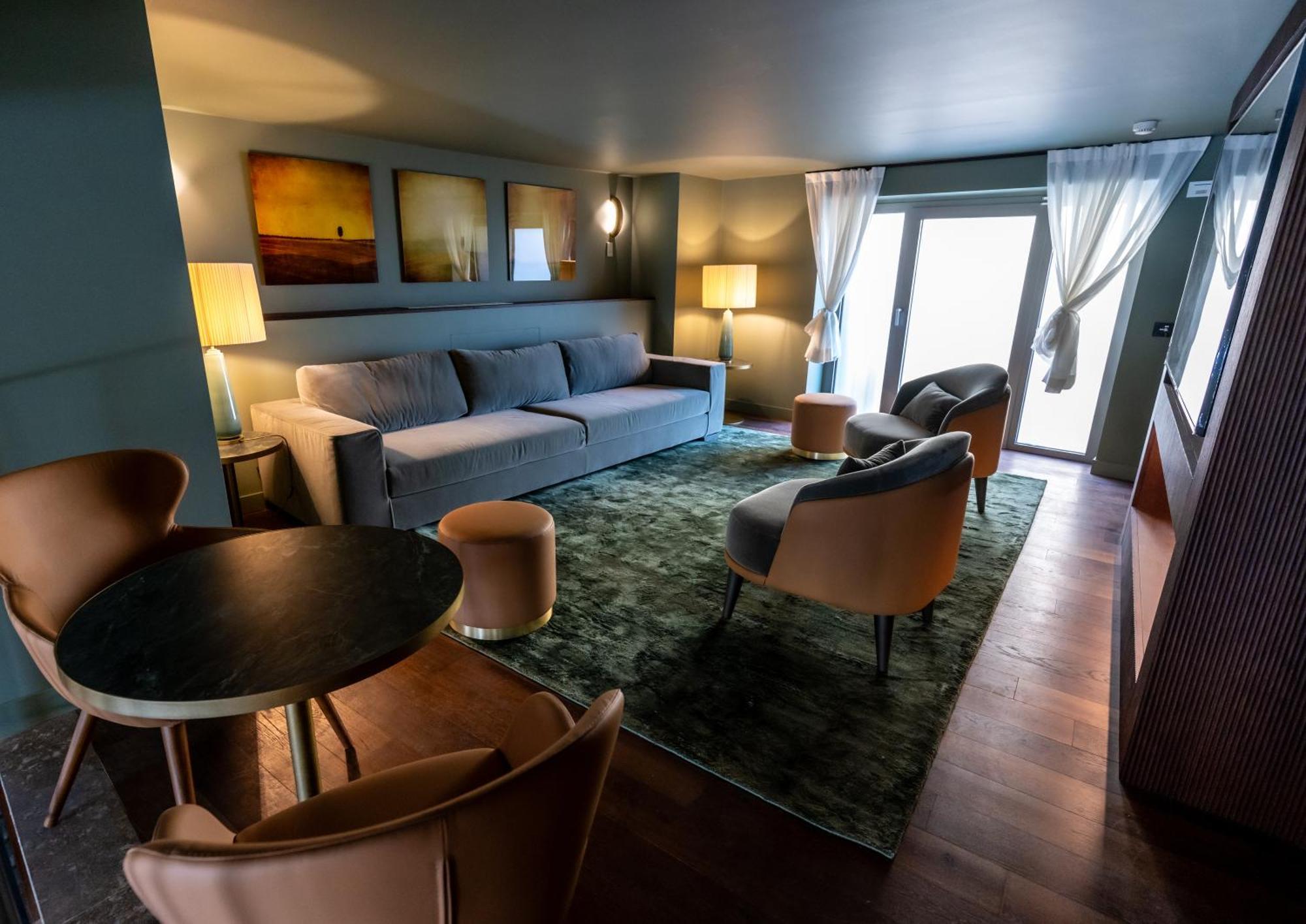 Columbus Urban Resort Firenze Bagian luar foto A suite at the Hotel