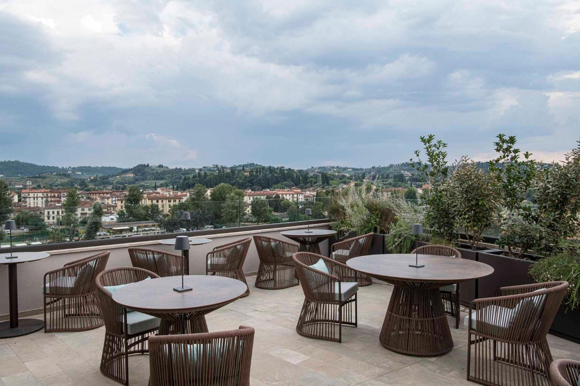 Columbus Urban Resort Firenze Bagian luar foto The Sky Bar