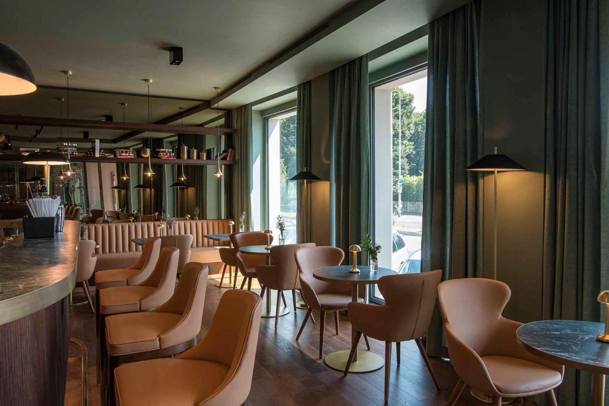 Columbus Urban Resort Firenze Bagian luar foto The interior of the restaurant