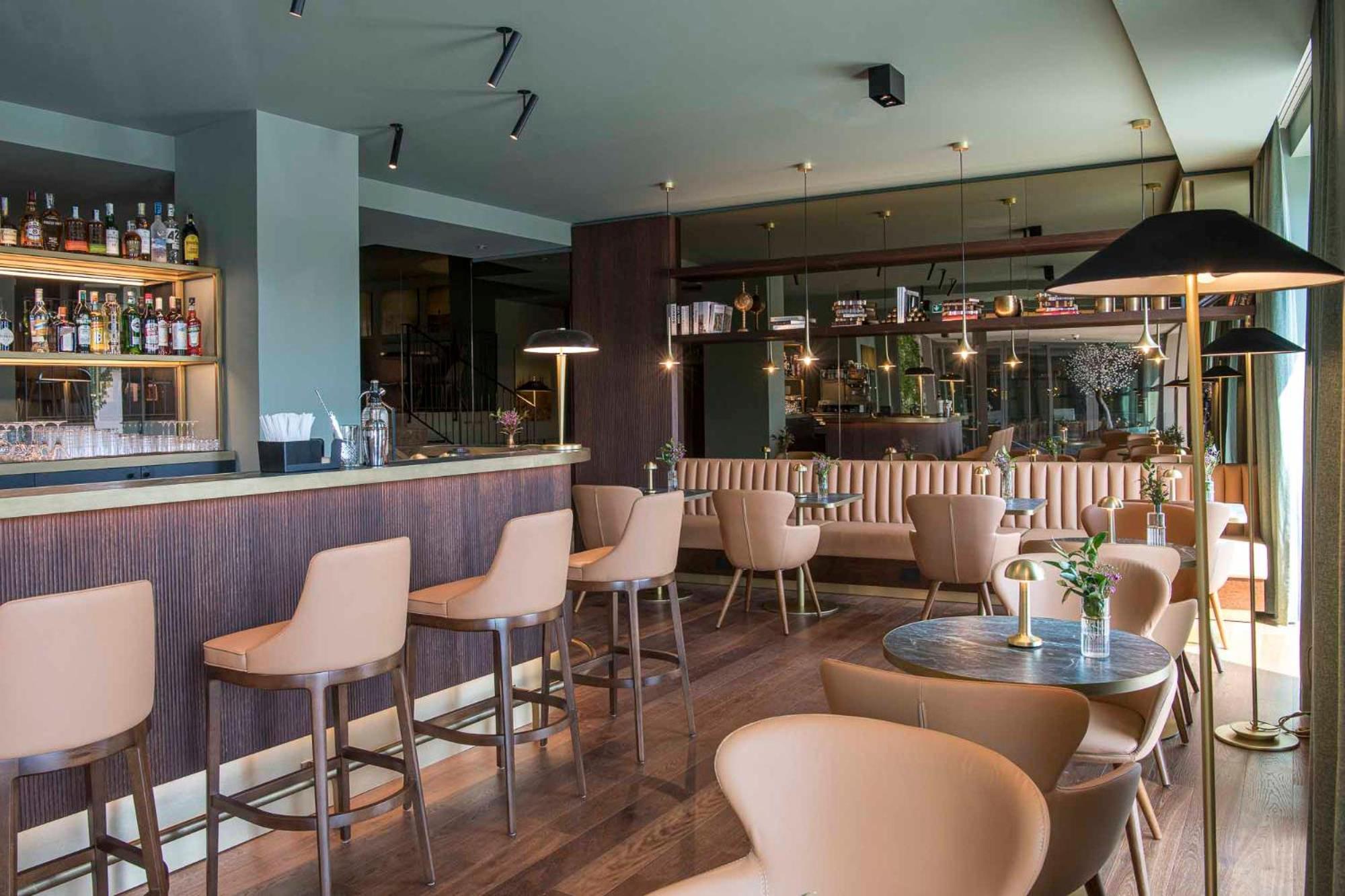 Columbus Urban Resort Firenze Bagian luar foto The bar at the hotel