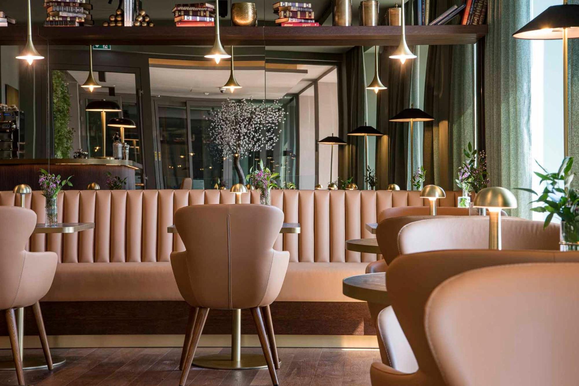 Columbus Urban Resort Firenze Bagian luar foto The interior of the restaurant