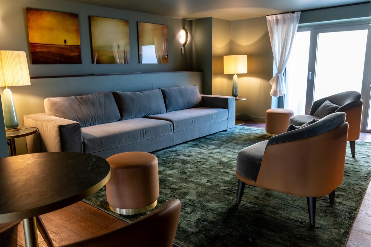 Columbus Urban Resort Firenze Bagian luar foto A living room in a private home